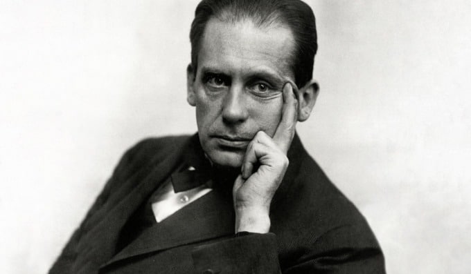 Architect Walter Gropius architectural design Bauhaus 1919